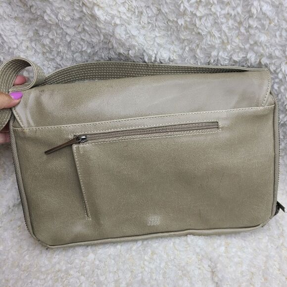 Matt & Nat Vegan Messanger style Tan shoulder bag - Picture 4 of 11